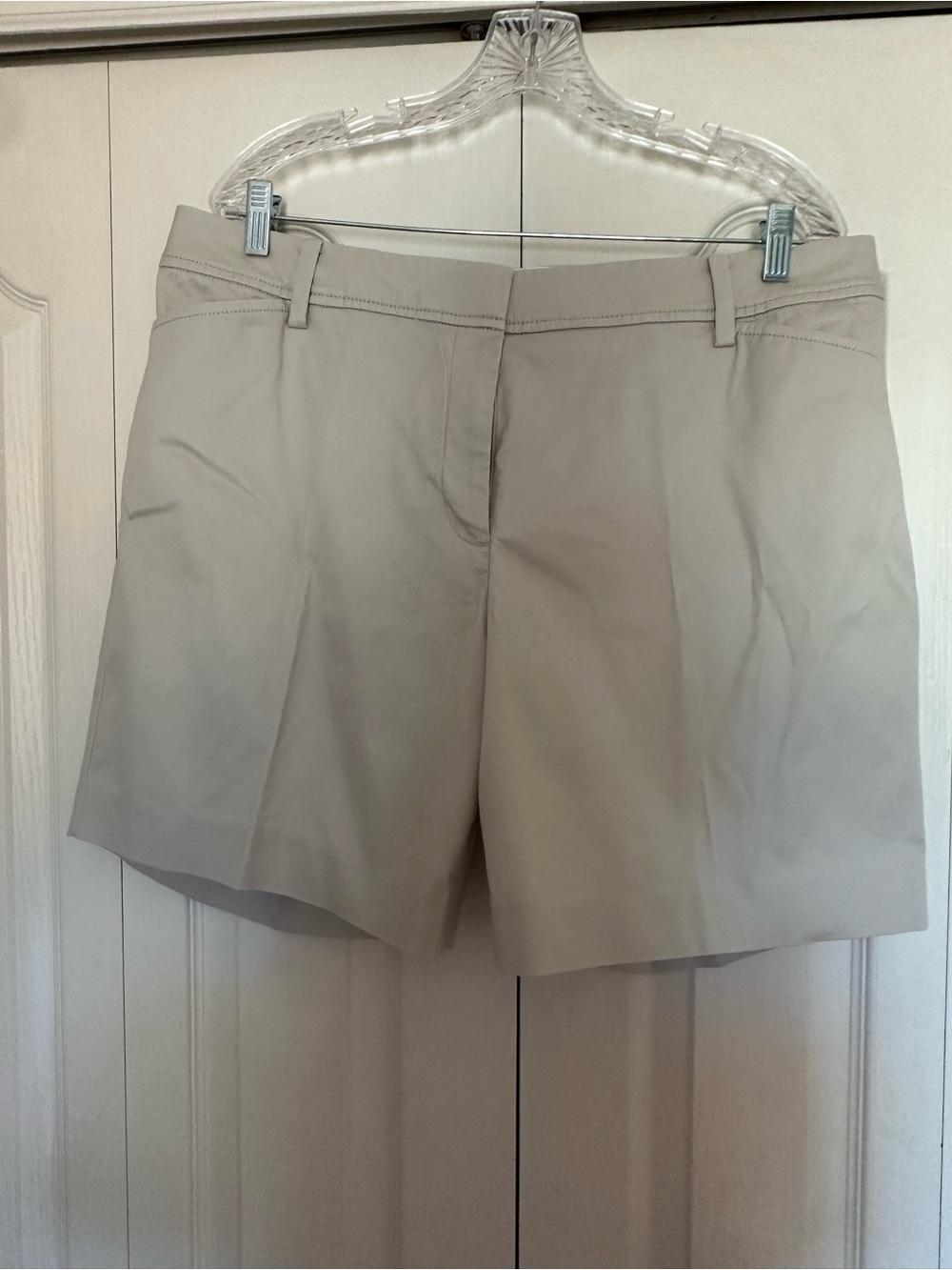 Talbots Neutral Tailored 7" Bermuda Shorts - Cream/Tan